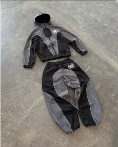 Custom Logo Men’s Tracksuit Reflective Windbreaker Nylon Hooded Jacket and Pants Sets Oversize Men’s Sports Baggy Tracksuit