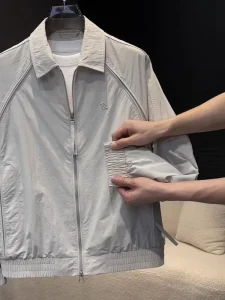 Men’s Lightweight 100% Polyester Turn Down Collar Jacket Quick Dry Casual Zip Up Coat for Spring & Summer