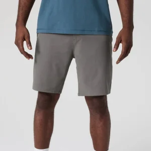 Men’s Lightweight Solid Stretch Breathable Activewear Shorts with Zipper Pockets
