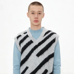 Men’s V Neck Diagonal Stripe Knit Vest Sleeveless Fuzzy Texture Soft Knitwear for Casual Daily Autumn Winter Wear Sweater