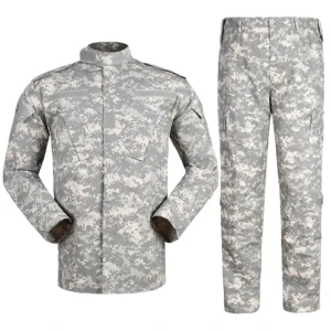 Men’s Workwear Enthusiast Outfit Featuring a Durable Camouflage Long sleeved Jacket