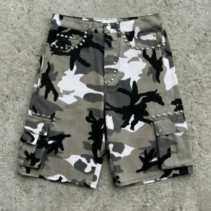 Ouna Clothing Manufacturer Custom Camouflage Shorts Oversized Multiple Pocket Baggy Men’s Camo Cargo Shorts With Rivets